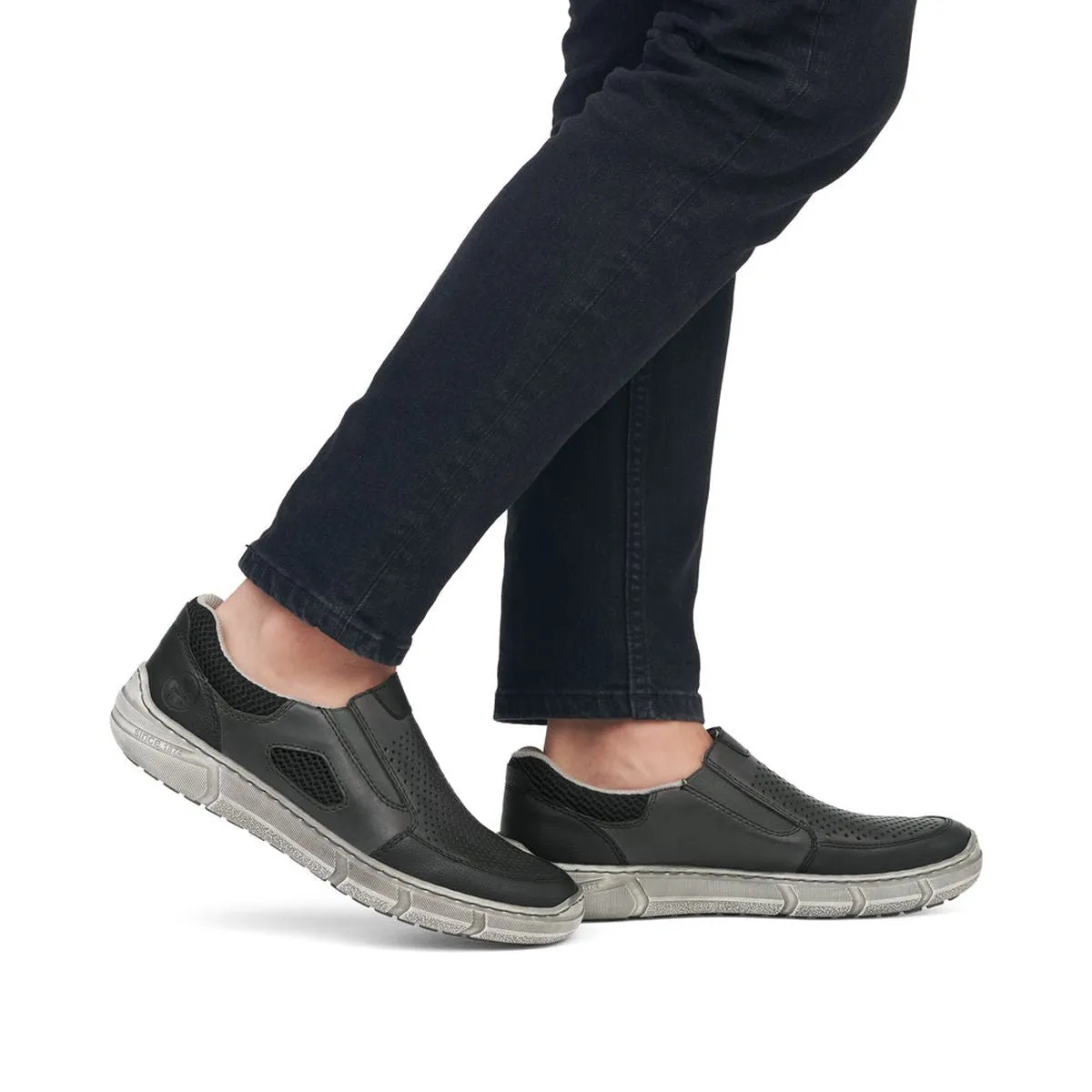 04051 Men's Slip ON
