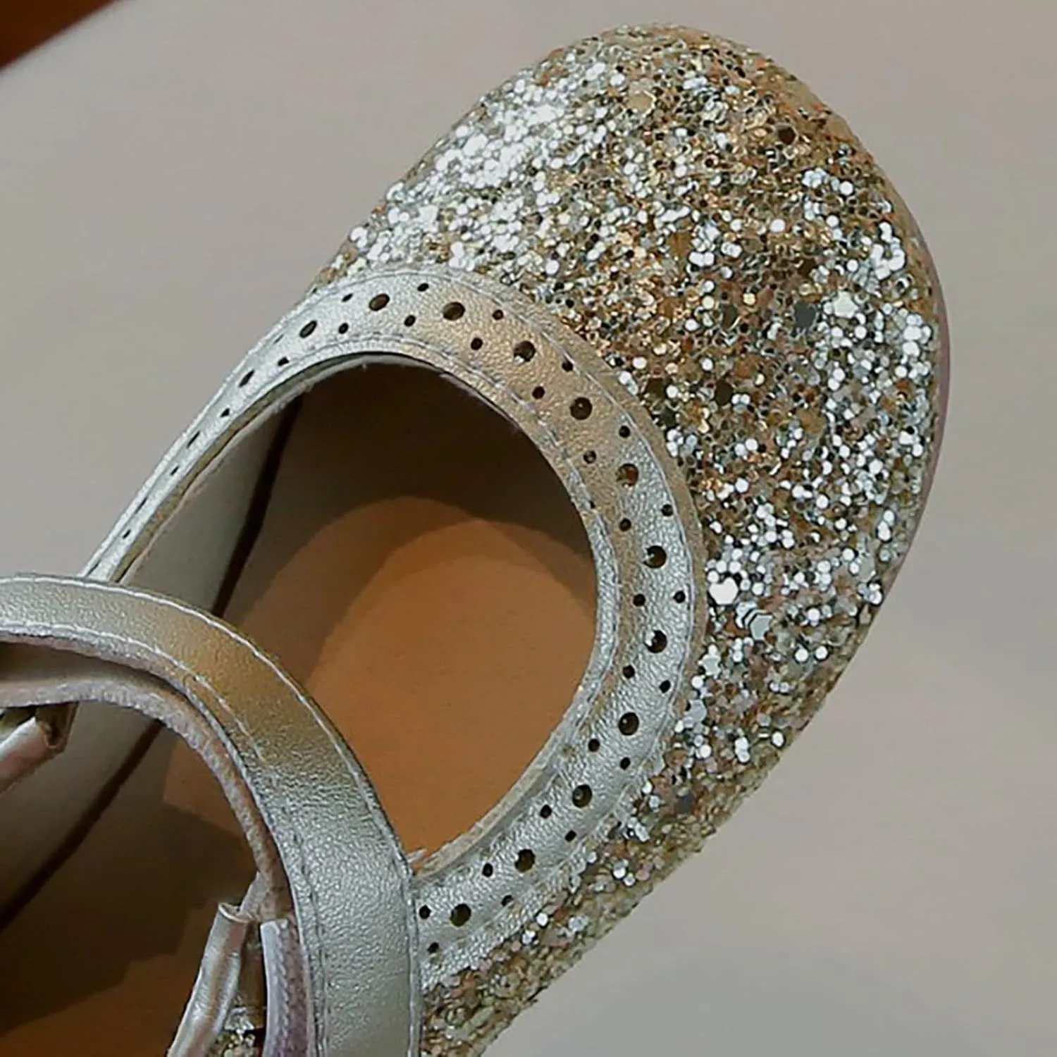 Baby Girls Low Heel Sequins Closed Toe Sandals Glitter Strap Ankle Fancy Formal Shoes Toddler Elegant Mary Jane Summer