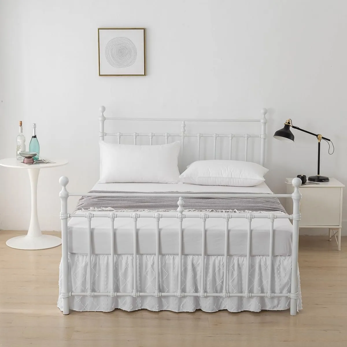 Bed Skirt Queen Size，Ruffled White Bed Skirt with Split Corners，Queen Bed Skirt 16 Inch Drop, Boho Tufted Shabby Chic Queen Size Bed Skirt, Bed Skirt Queen Size