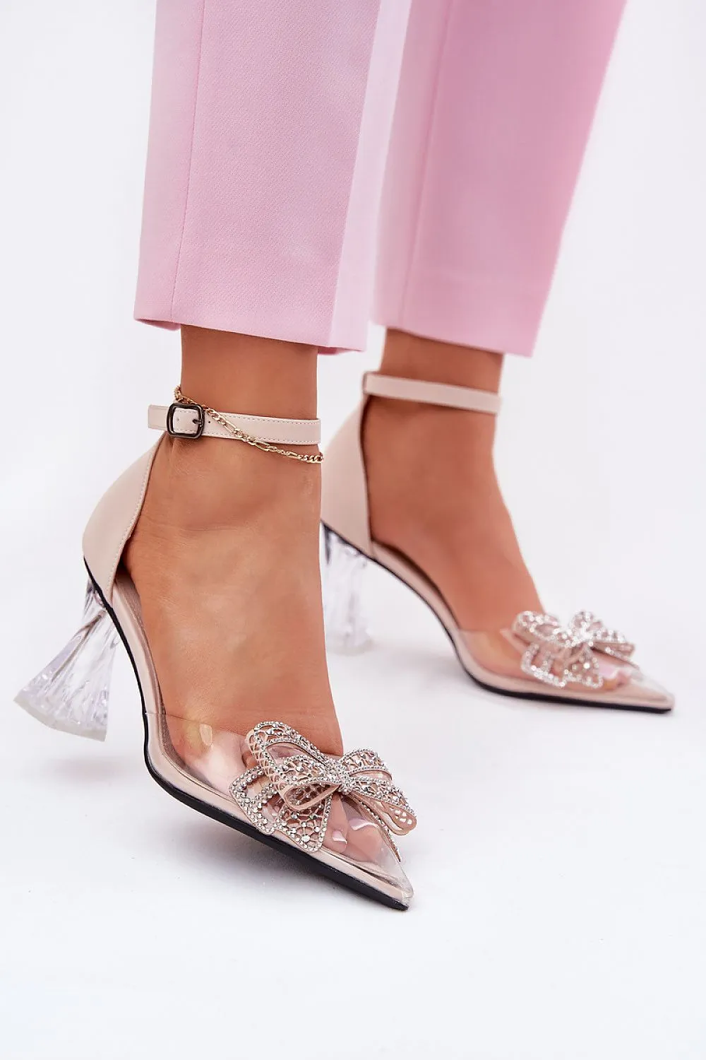 Block heel pumps