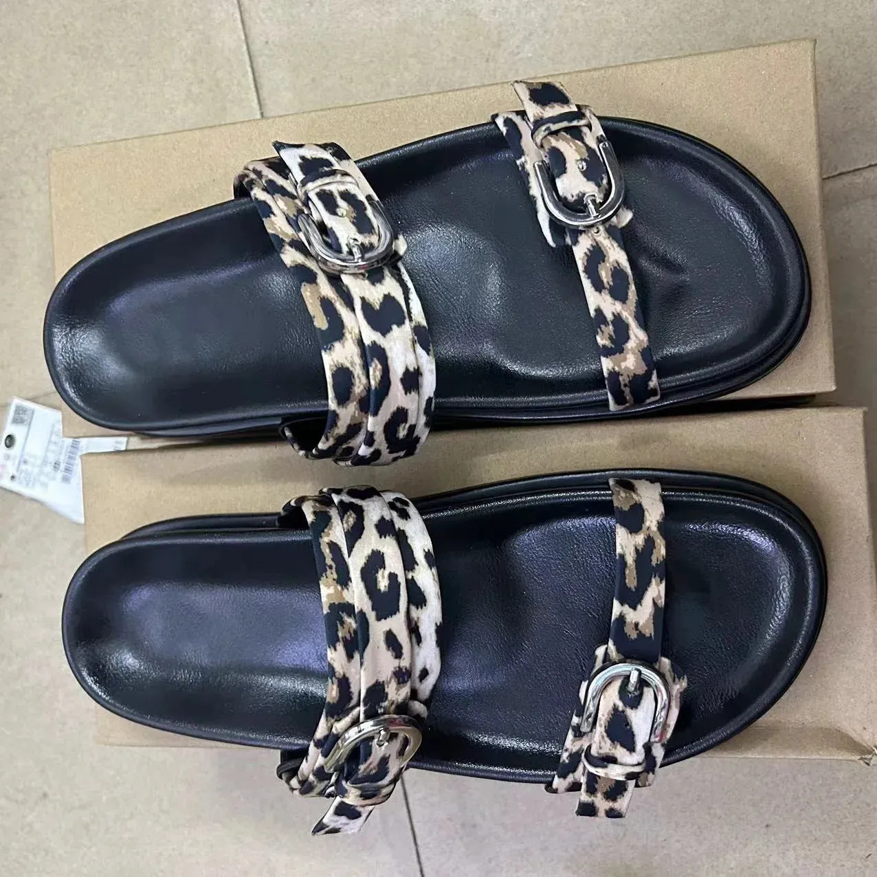 Chic Leopard Print Platform Sandal