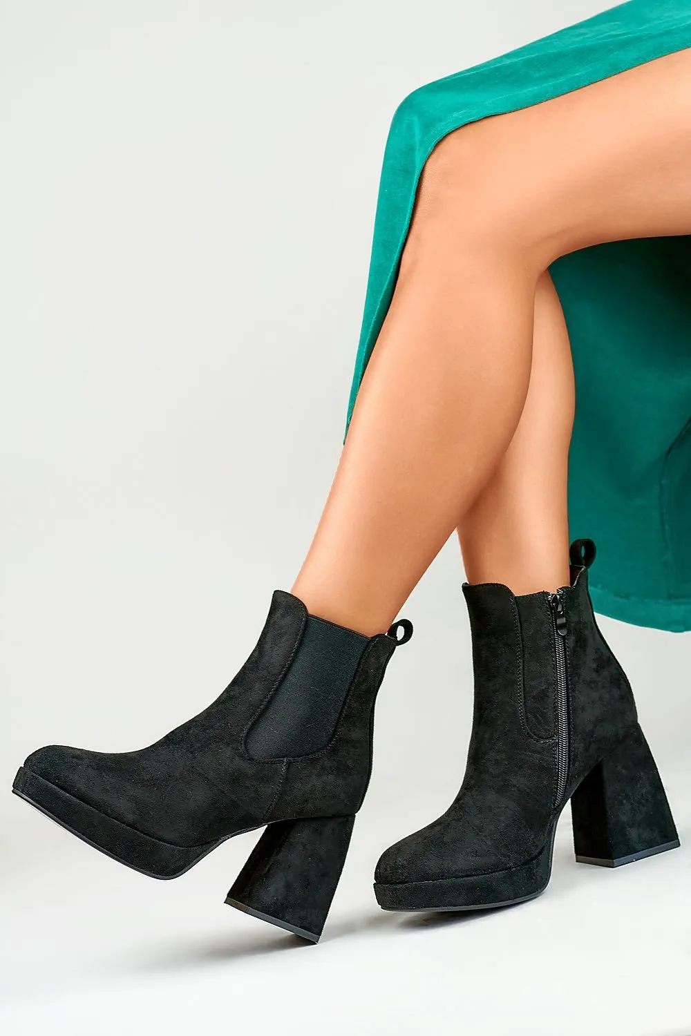 Chic Versatile & Comfortable Heel Boots
