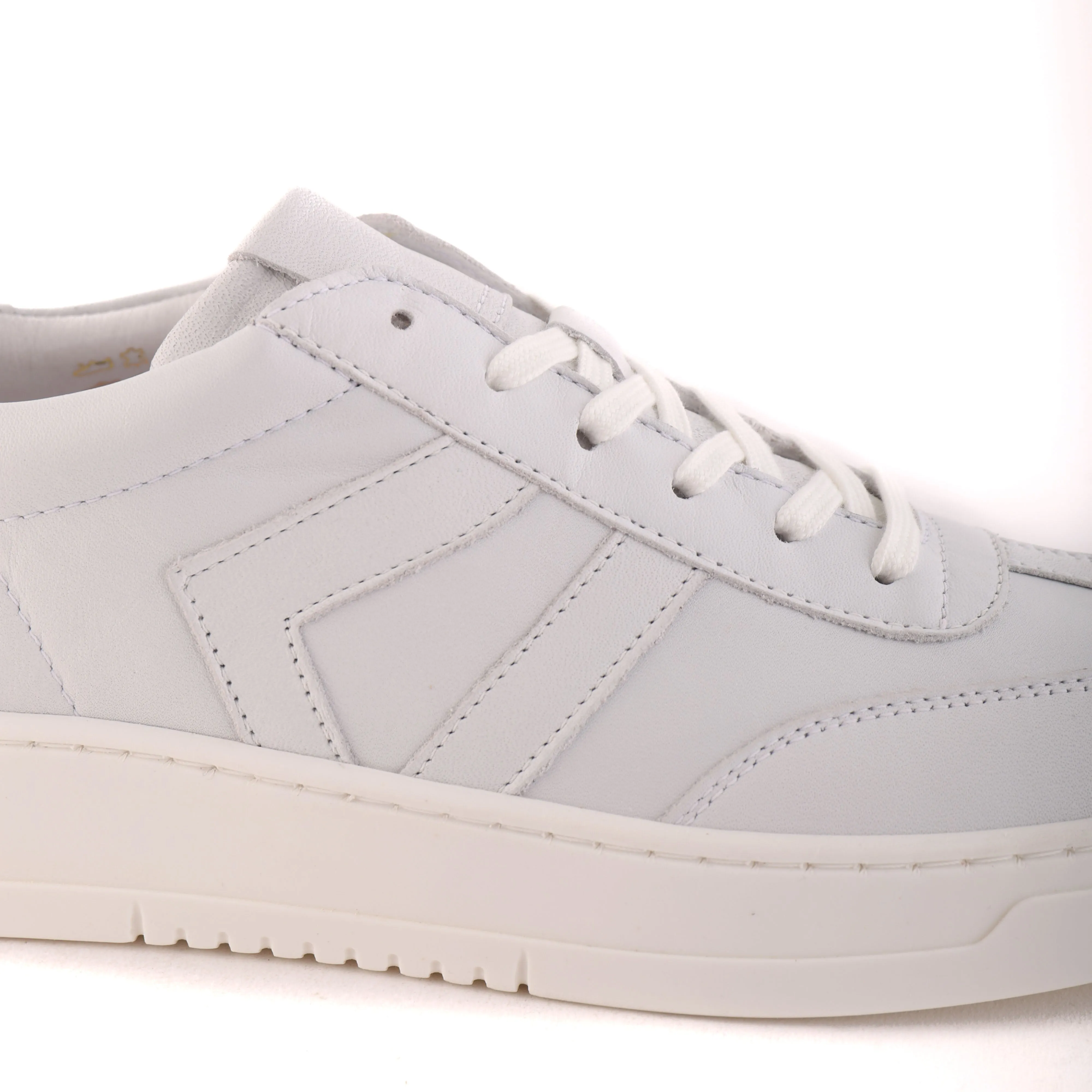 CLEO Ice White