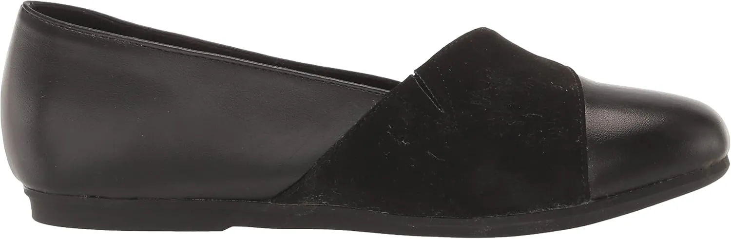 Easy Street Women's Bessie Sneaker