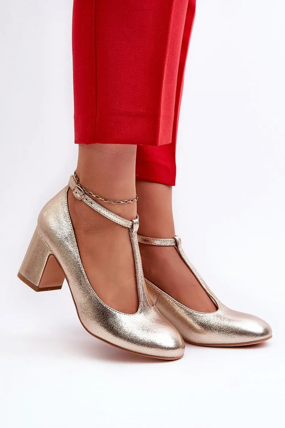 Elegant Sleek Timeless Block Heel Pumps