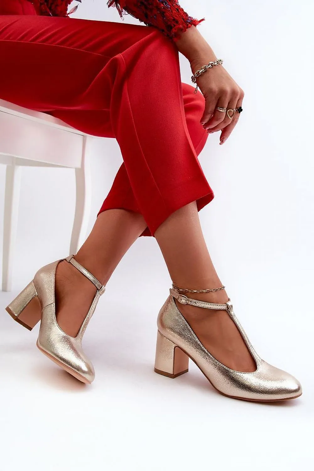 Elegant Sleek Timeless Block Heel Pumps