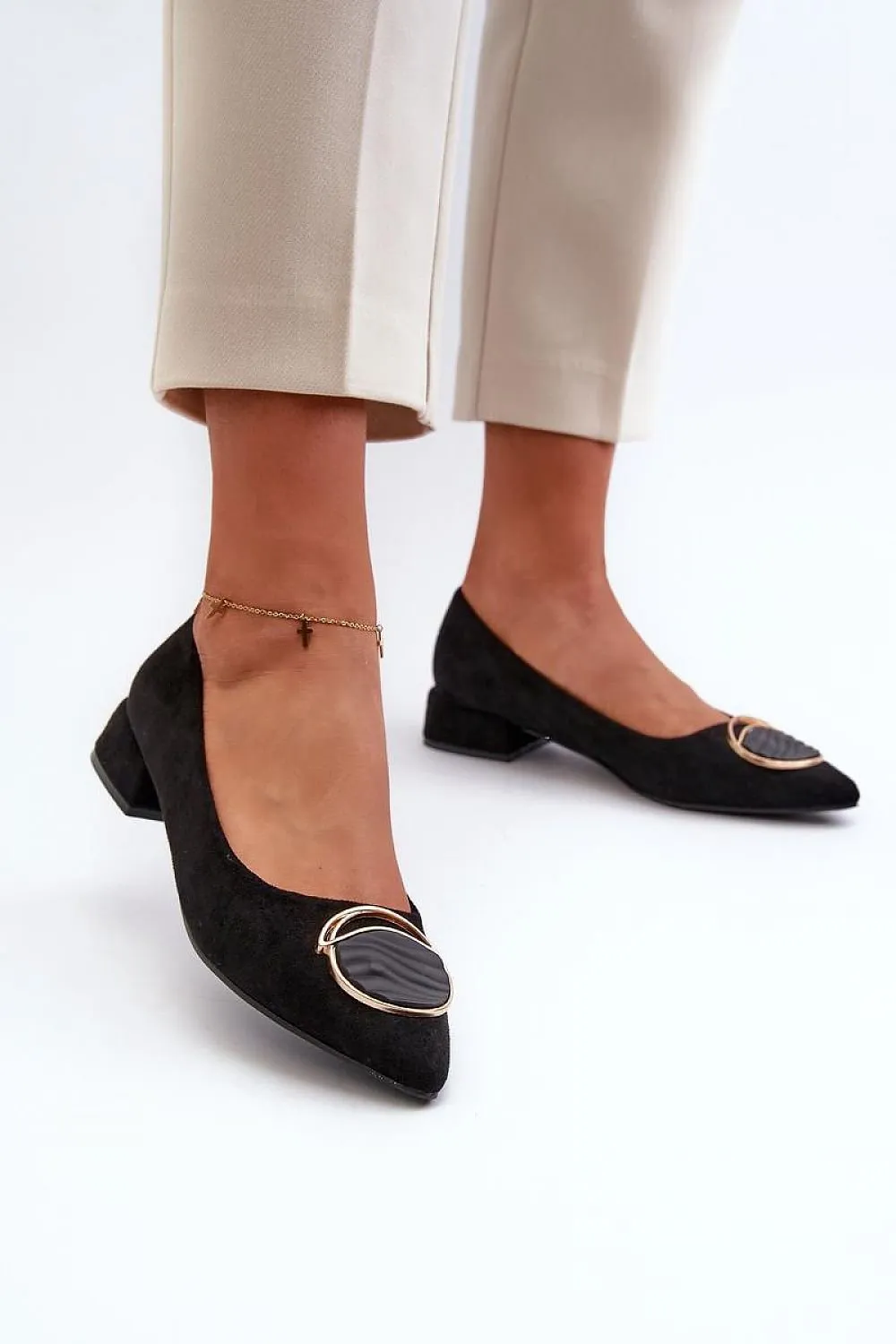Elegant Sleek Timeless Heel Pumps