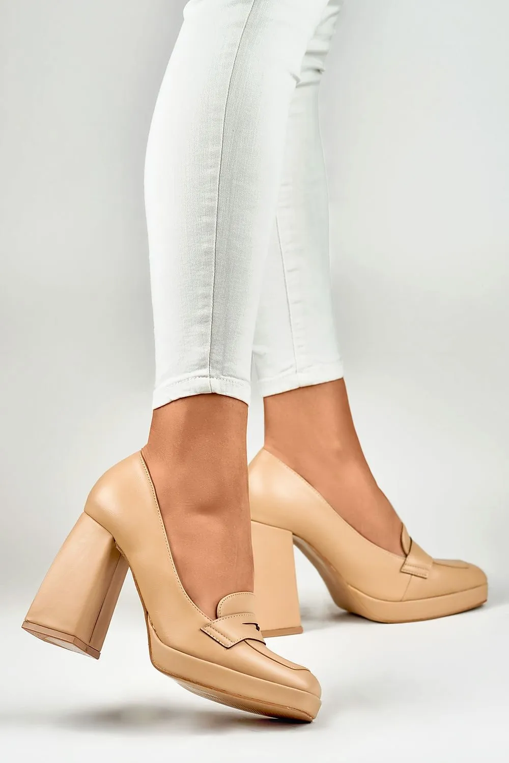 Elegant Sleek Timeless Heel Pumps