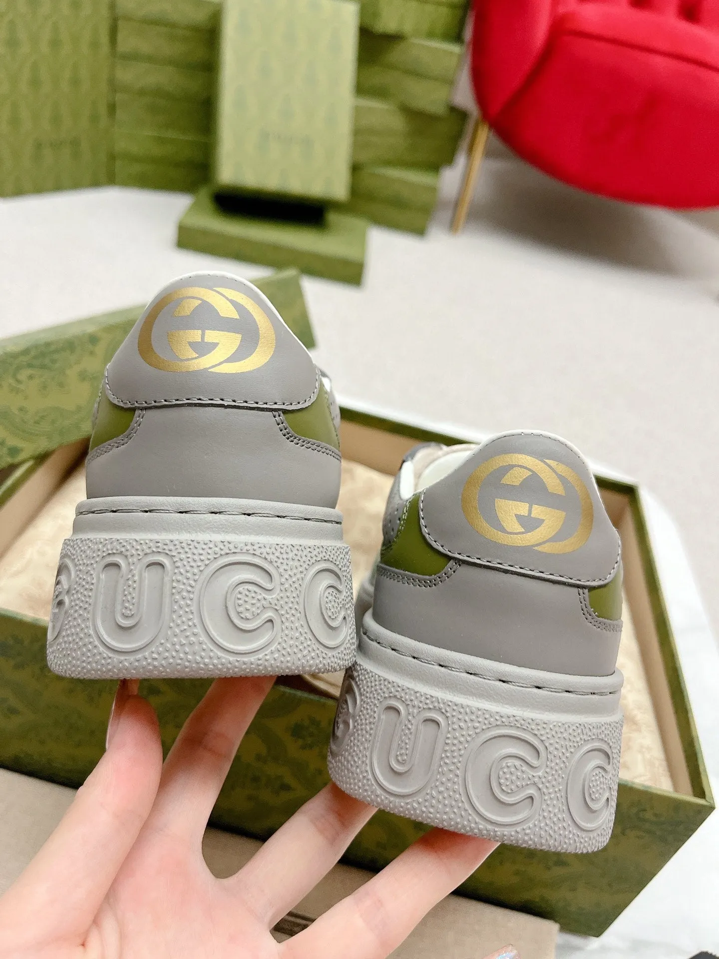 GG Digital-first GRAY TRAINER AND High-tech CREAMY WHITE CALFSKIN Gucci