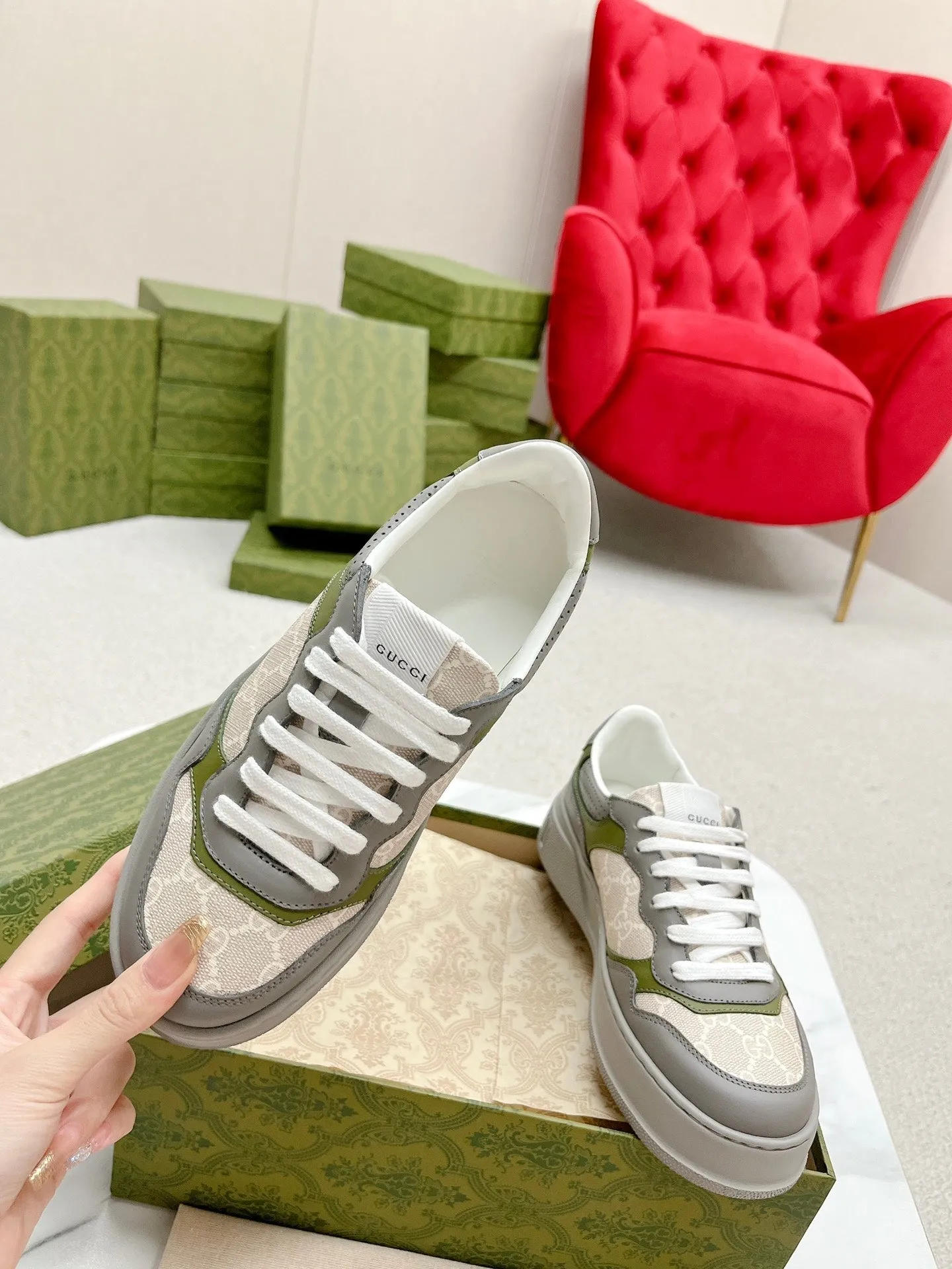 GG Digital-first GRAY TRAINER AND High-tech CREAMY WHITE CALFSKIN Gucci