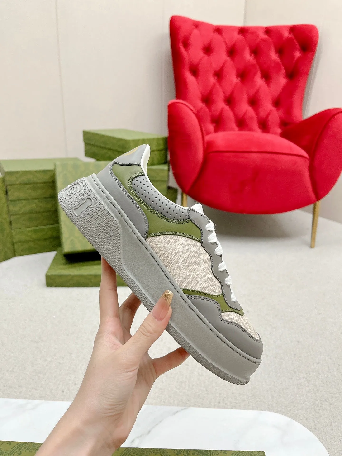 GG Digital-first GRAY TRAINER AND High-tech CREAMY WHITE CALFSKIN Gucci