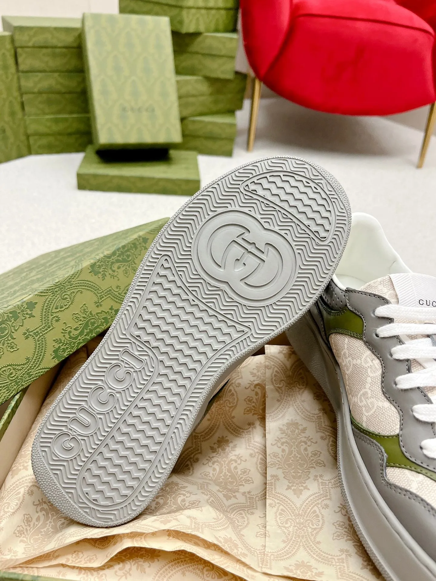GG Digital-first GRAY TRAINER AND High-tech CREAMY WHITE CALFSKIN Gucci
