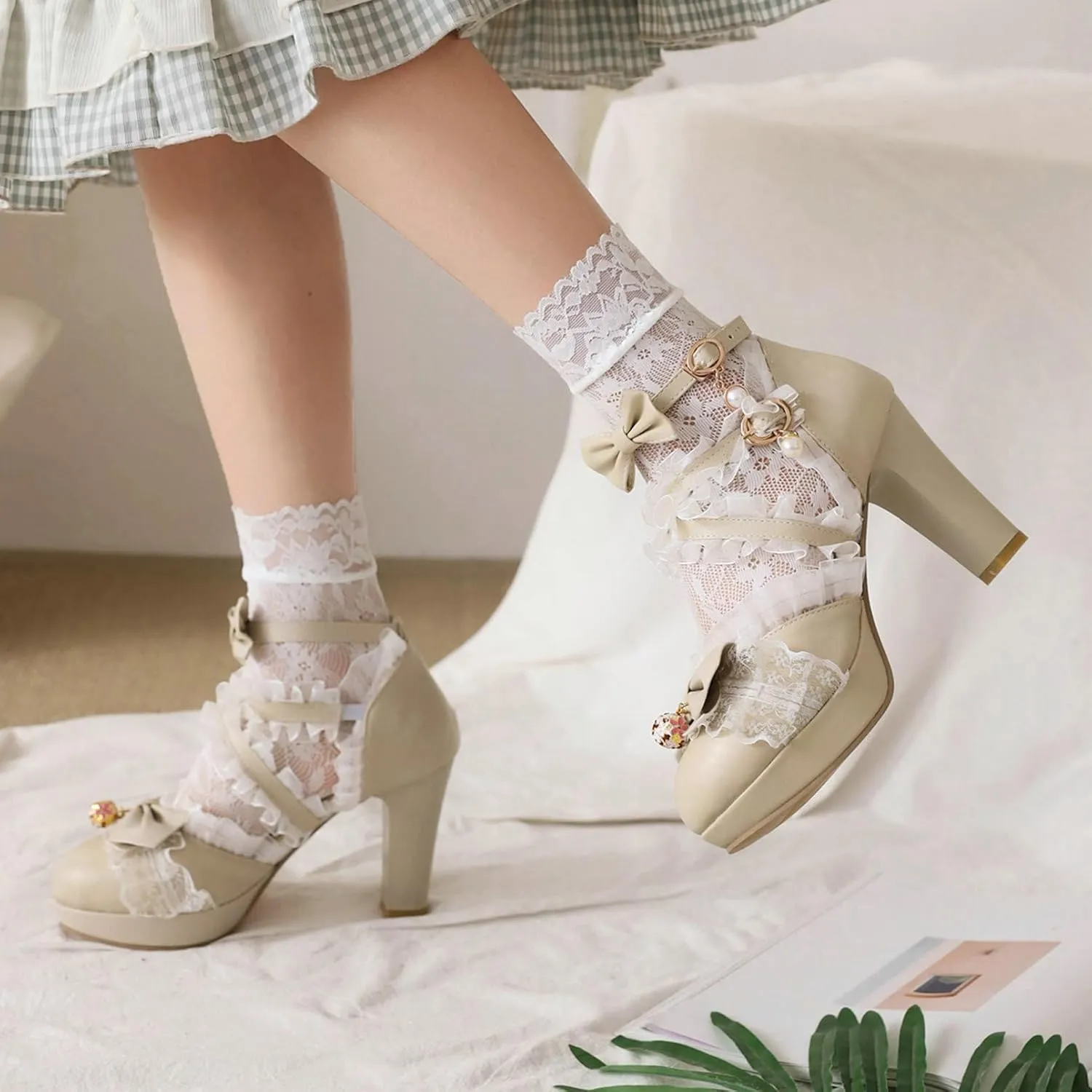 LUXMAX Women Cute Mary Janes Kawaii Shoes Block High Heel Ankle Strap Pumps Sweet Chunky Heel Platform Buckle Pumps with Bow