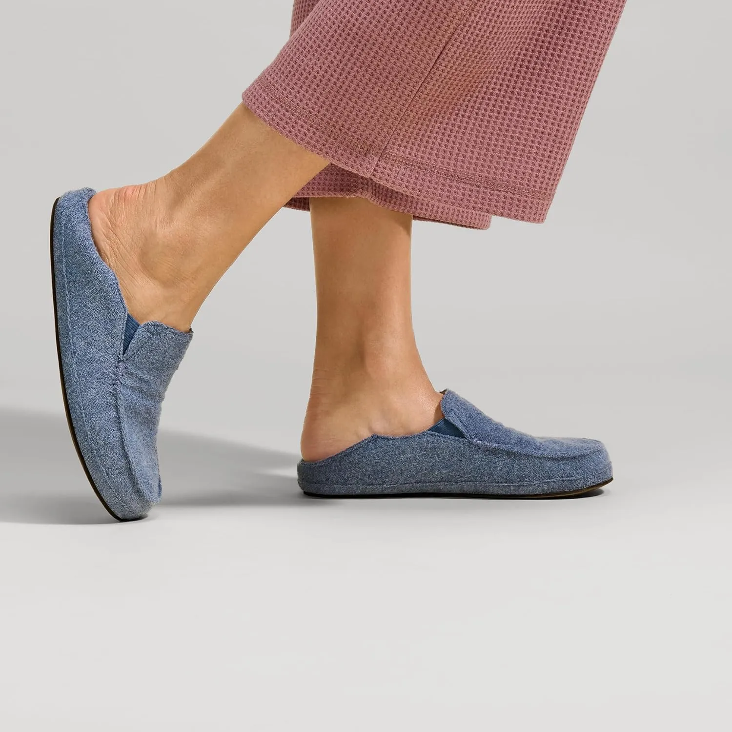 OLUKAI Nohea Hulu Women's Slippers, Soft & Comfortable Slippers with Fleece Lining, Wool Blend Footbed & Drop-In Heel Design