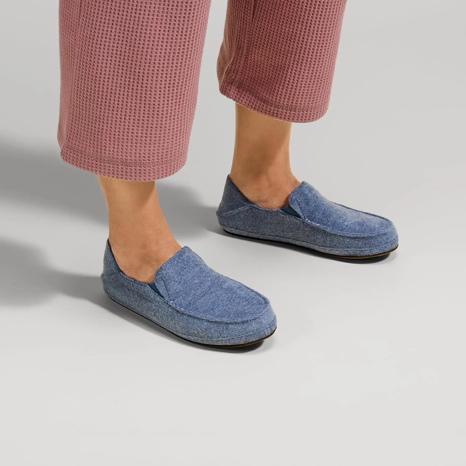 OLUKAI Nohea Hulu Women's Slippers, Soft & Comfortable Slippers with Fleece Lining, Wool Blend Footbed & Drop-In Heel Design