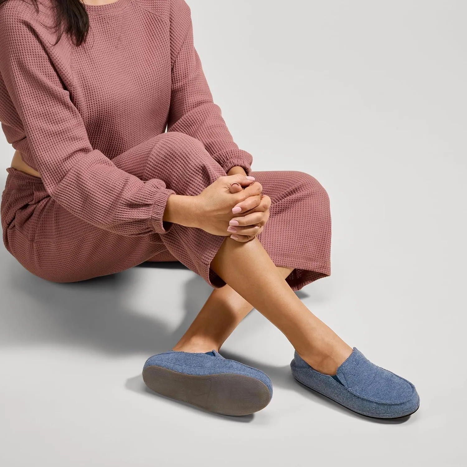 OLUKAI Nohea Hulu Women's Slippers, Soft & Comfortable Slippers with Fleece Lining, Wool Blend Footbed & Drop-In Heel Design