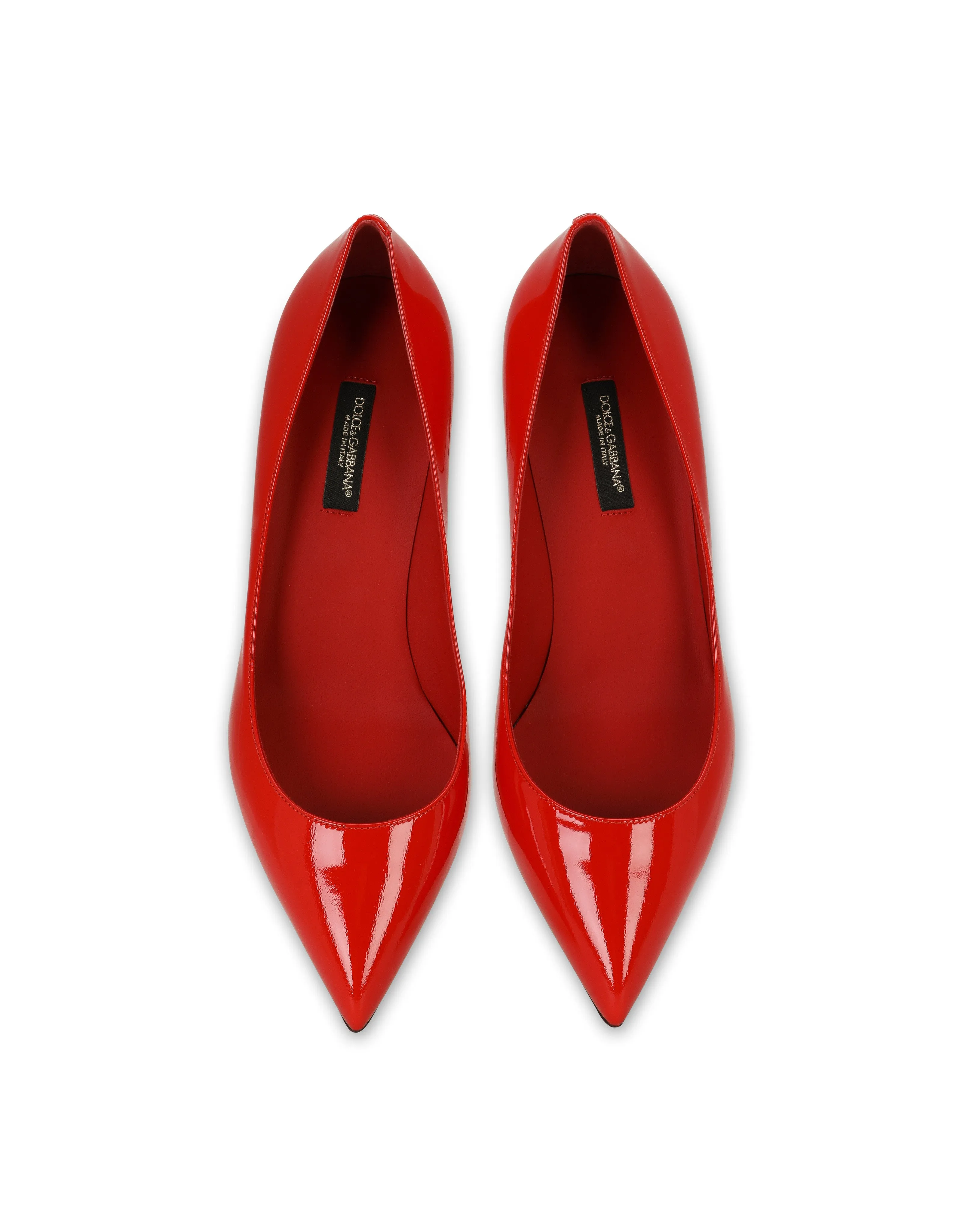 Pointed varnish pumps with medium heel
