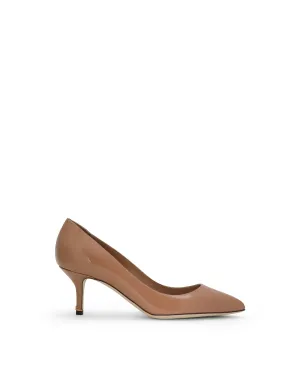 Pointed varnish pumps with medium heel
