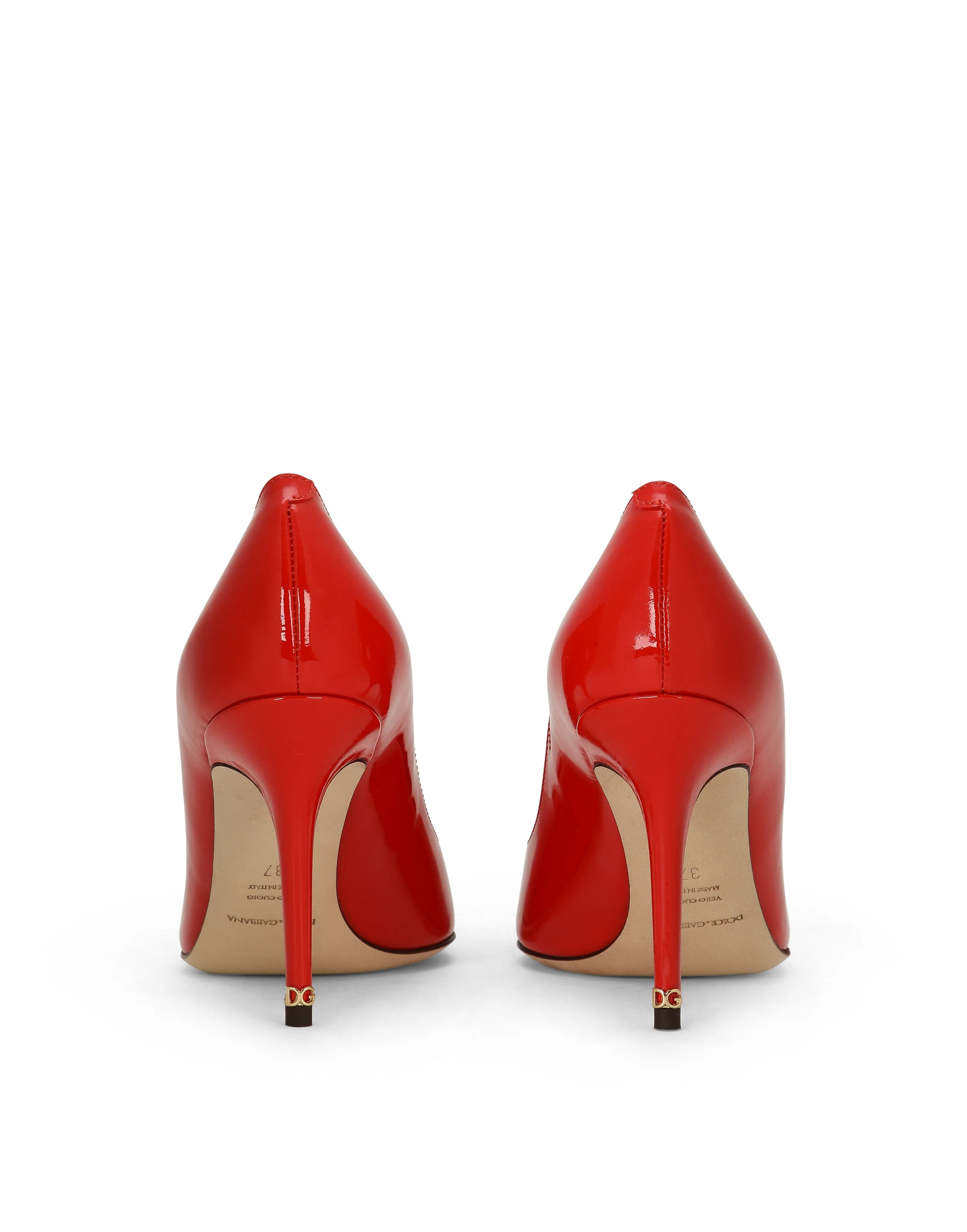 Pointed varnish pumps
