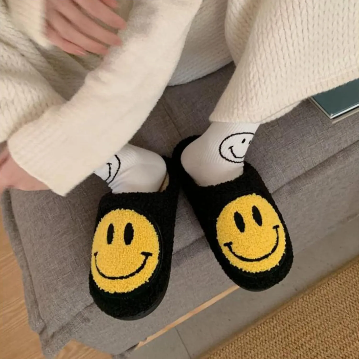 Smile Face Slippers for Women - Soft Plush Retro Preppy Slip-on Comfortable Indoor/Outdoor Shoes