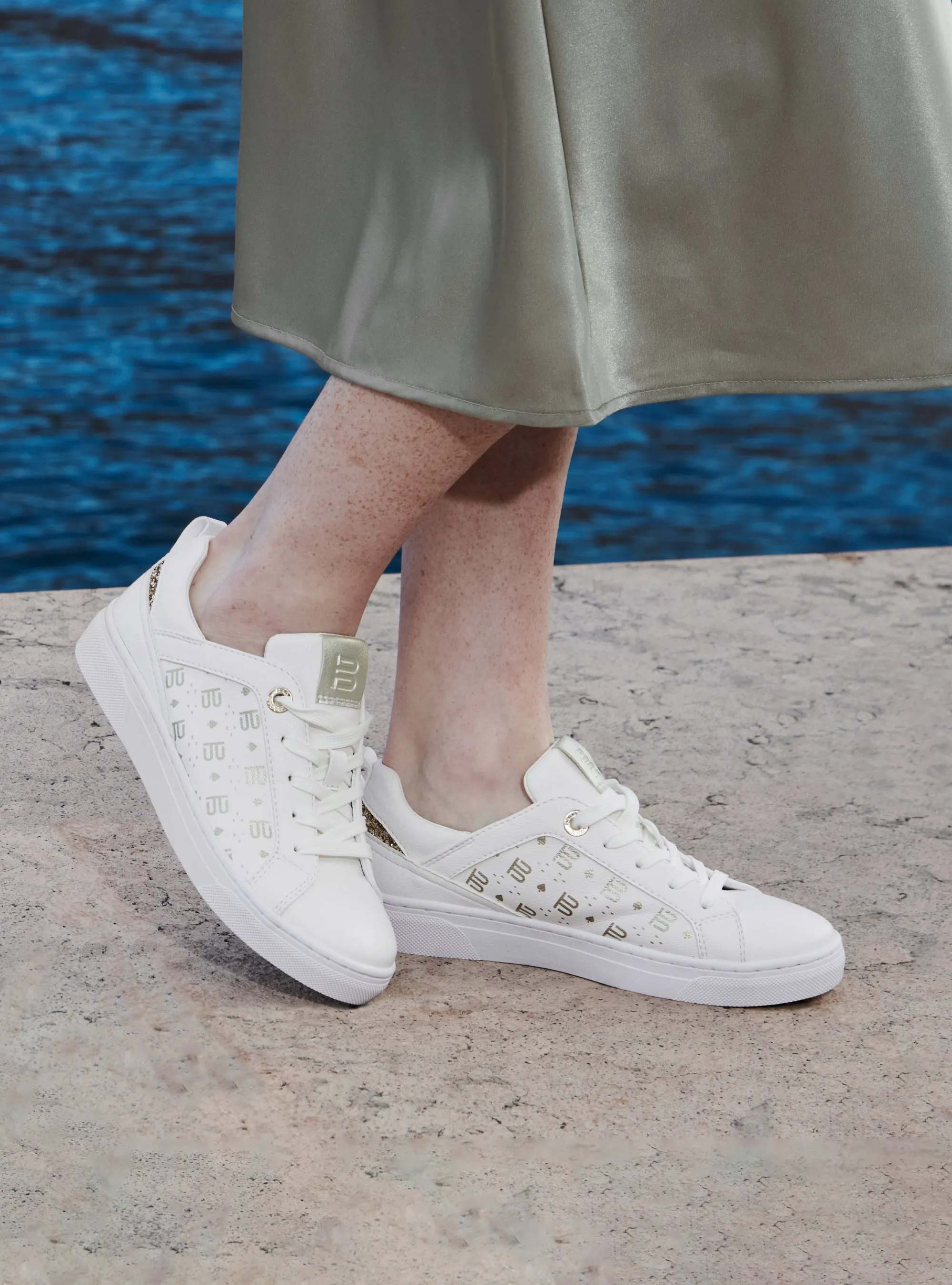 Sneaker weiß