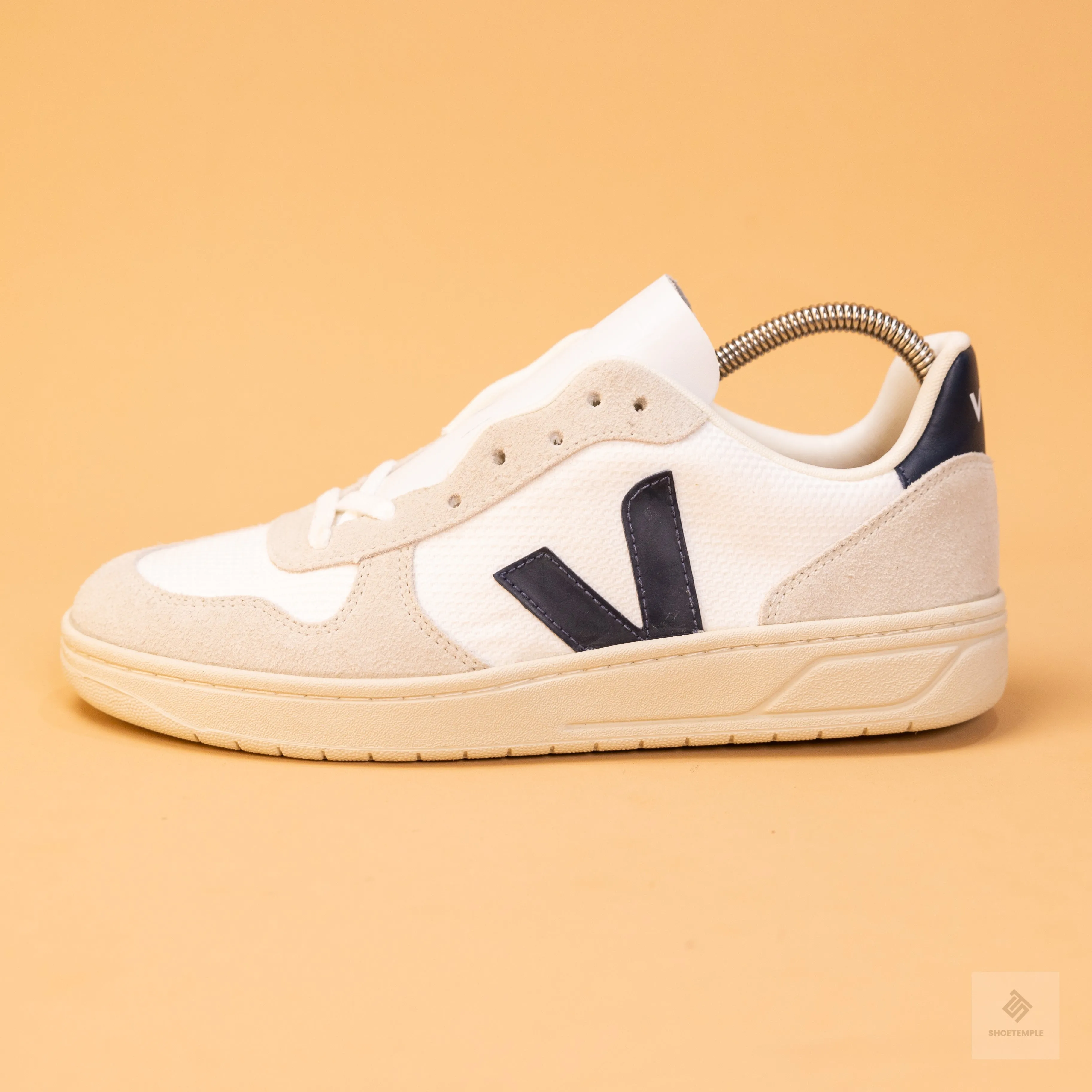 Veja Men’s V-10 Basketball Sneakers