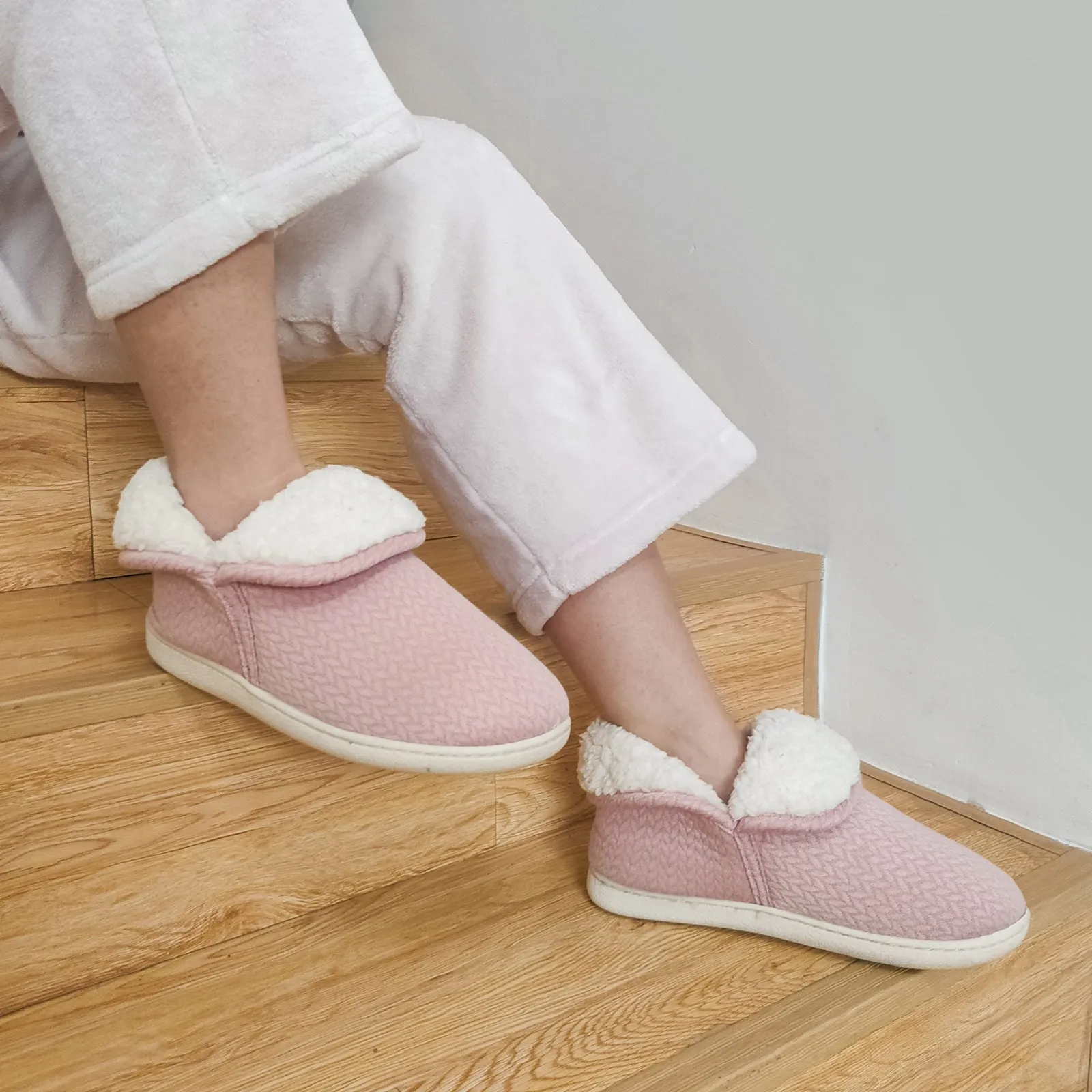 VONMAY Women's Slippers Booties Memory Foam Ankle Boots House Shoes