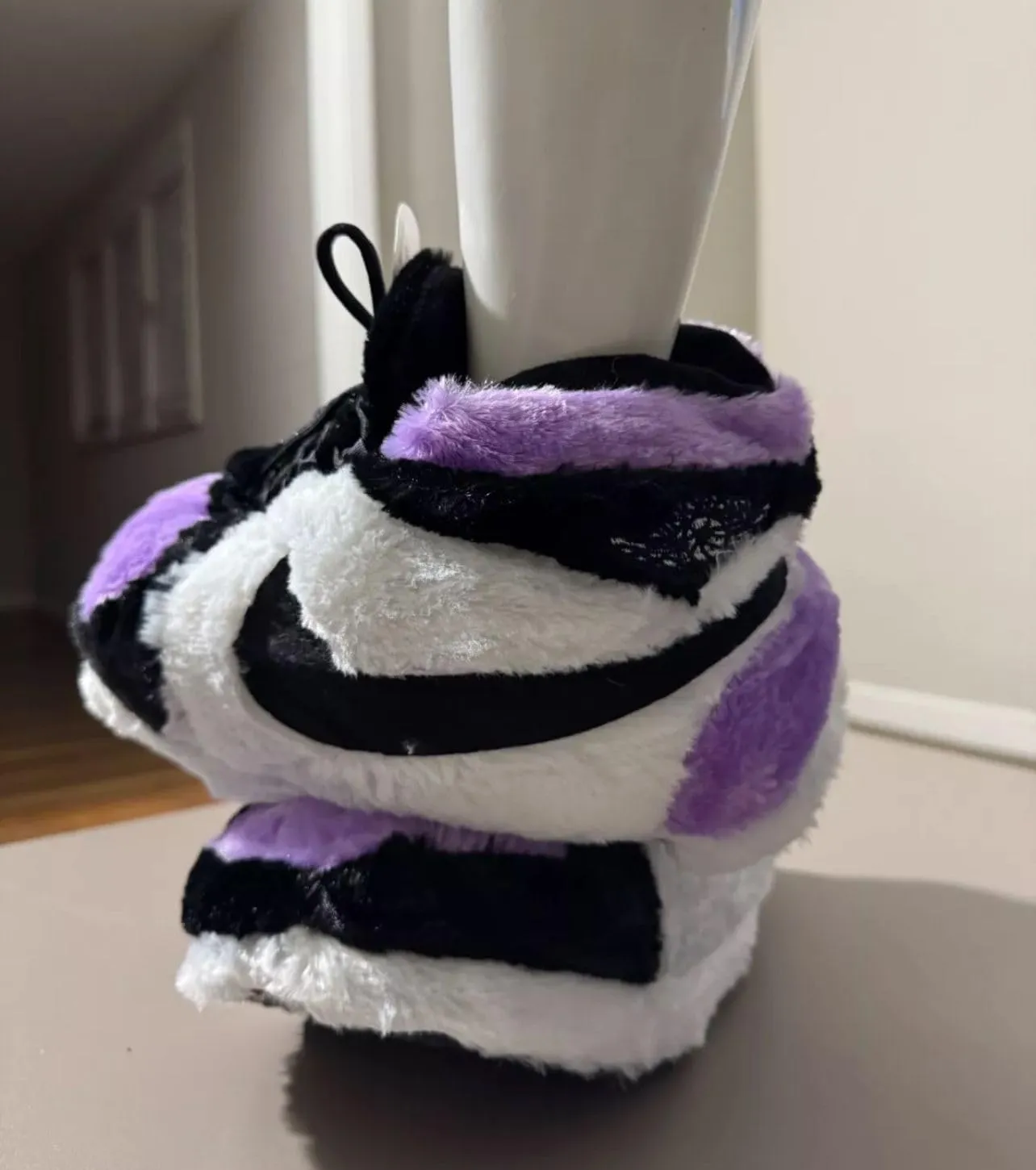 Warm Furry Sneakers Slipper Comfy House Shoes Winter Plush Fuzzy Slipper Shoes For Women Men One Size Fits Most Fluffy Slides For Indoor Outdoor Bigfoot Gifts Houseshoes
