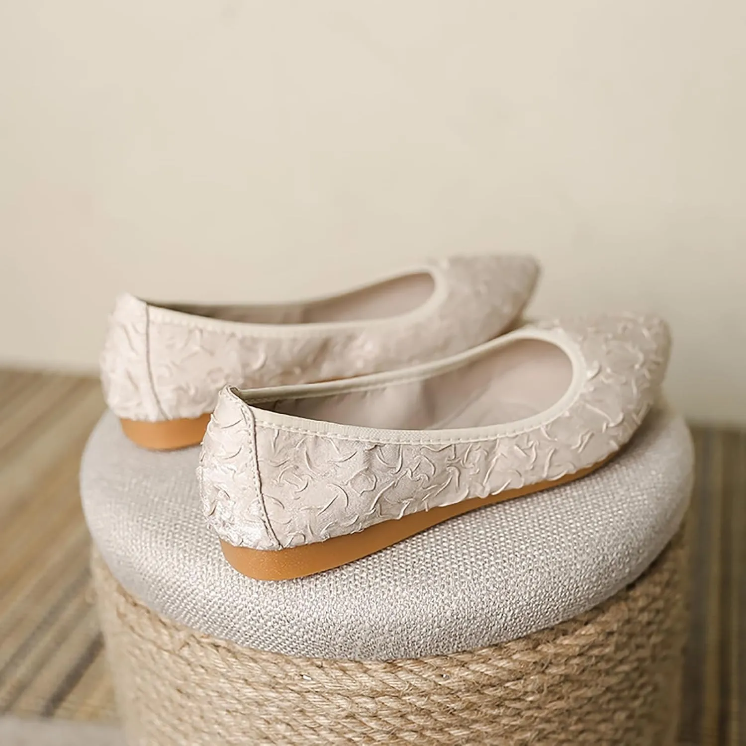 Women's Flats, Foldable Ballet Flats for Women, Fashion Silk Pionted Toe Comfort Lightweight Slip-On Dress Shoes