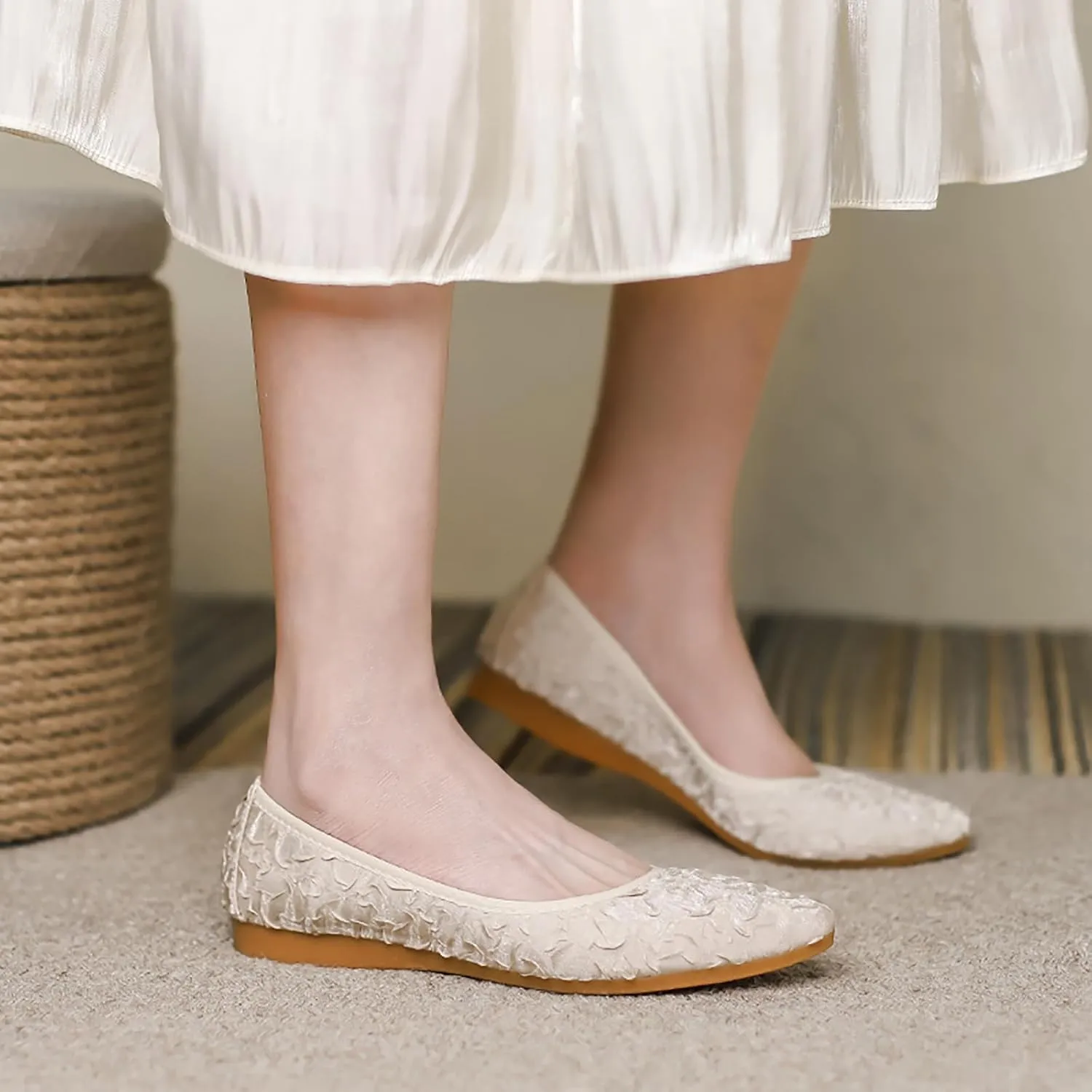 Women's Flats, Foldable Ballet Flats for Women, Fashion Silk Pionted Toe Comfort Lightweight Slip-On Dress Shoes