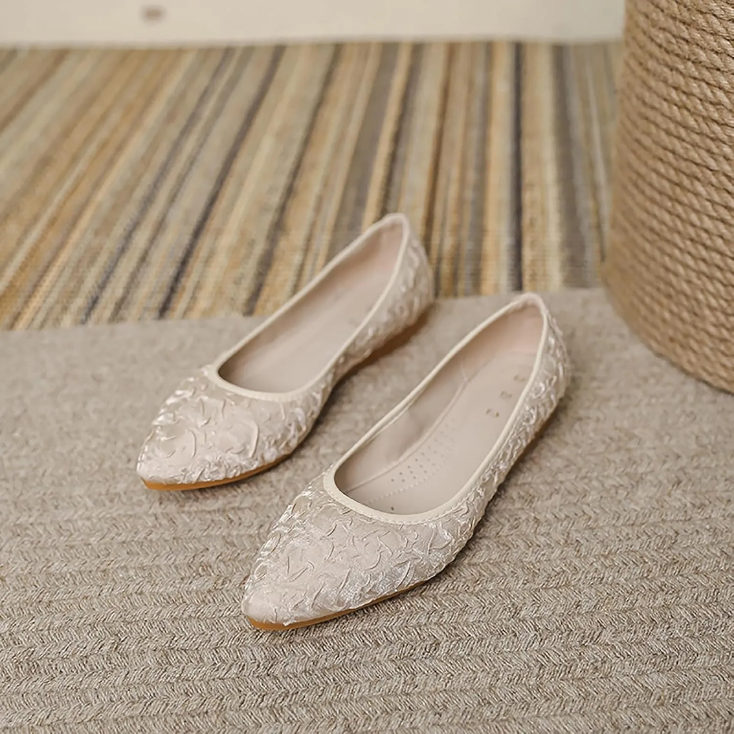 Women's Flats, Foldable Ballet Flats for Women, Fashion Silk Pionted Toe Comfort Lightweight Slip-On Dress Shoes