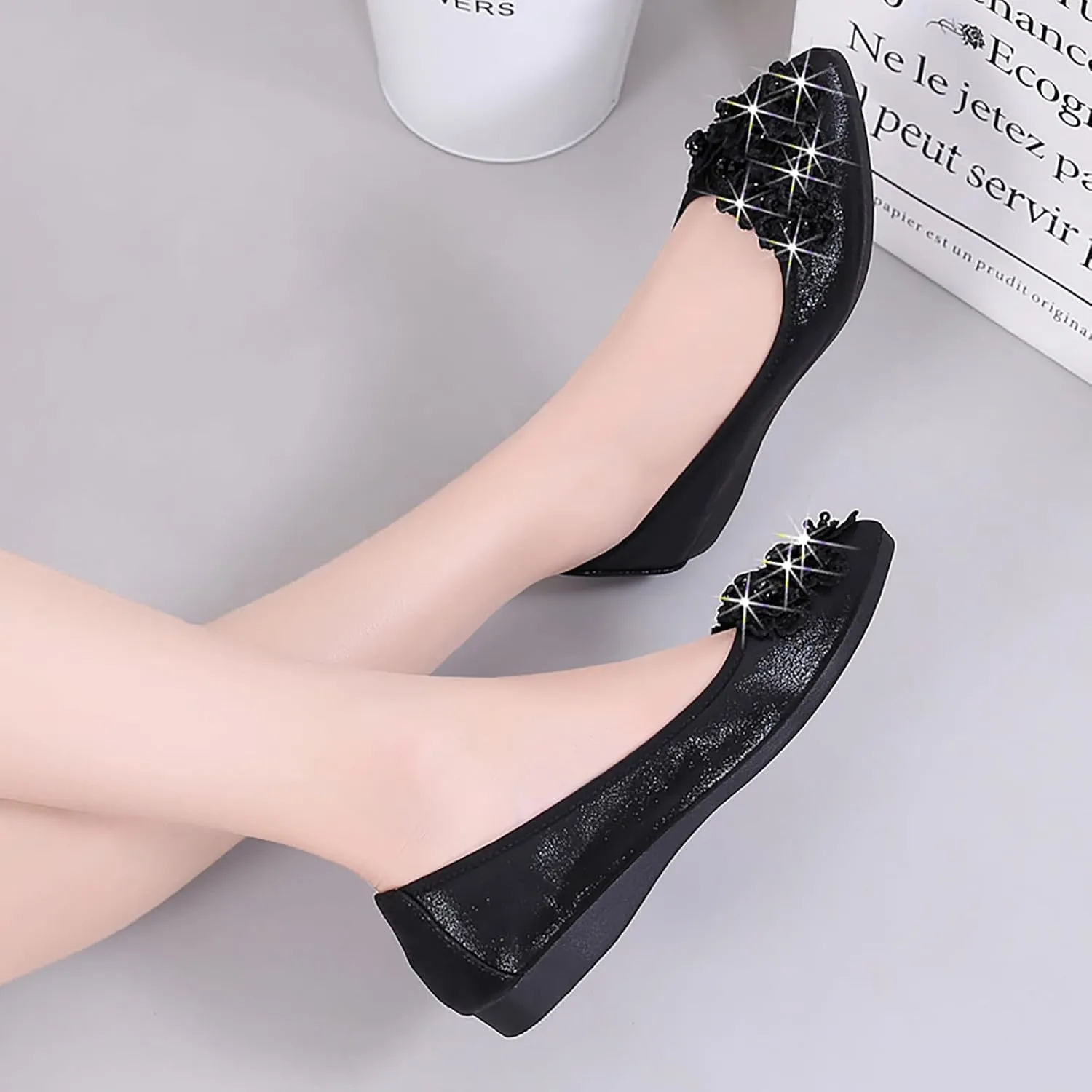 Women's Flats, Foldable Ballet Flats for Women, Flower Pionted Toe Comfort Light Weight Slip-On Dress Shoes
