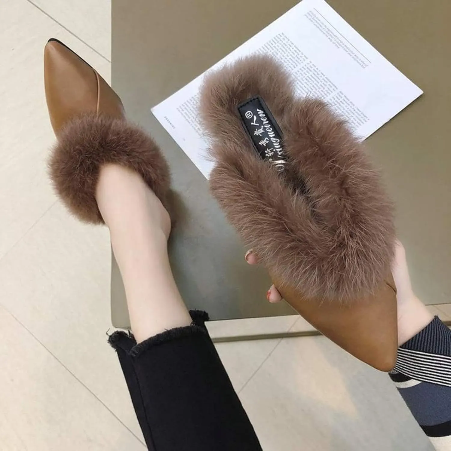 Women's Loafers, Comfortable Fur Velvet Backless Pointed Mule Slippers