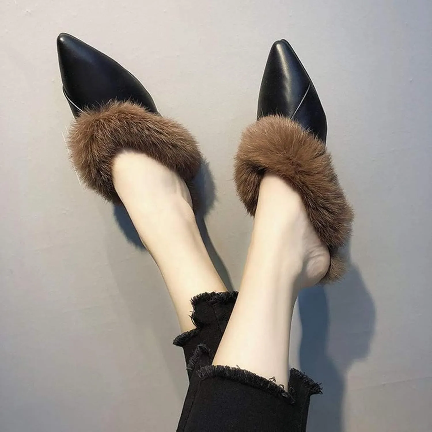 Women's Loafers, Comfortable Fur Velvet Backless Pointed Mule Slippers
