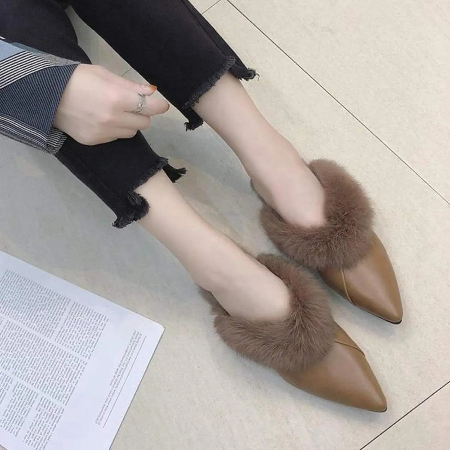 Women's Loafers, Comfortable Fur Velvet Backless Pointed Mule Slippers